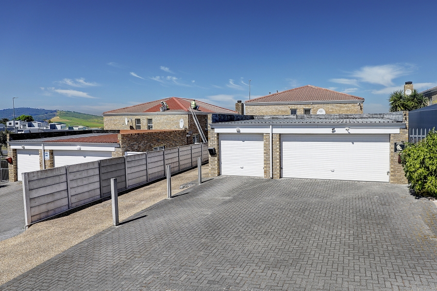 3 Bedroom Property for Sale in Brackenfell Central Western Cape